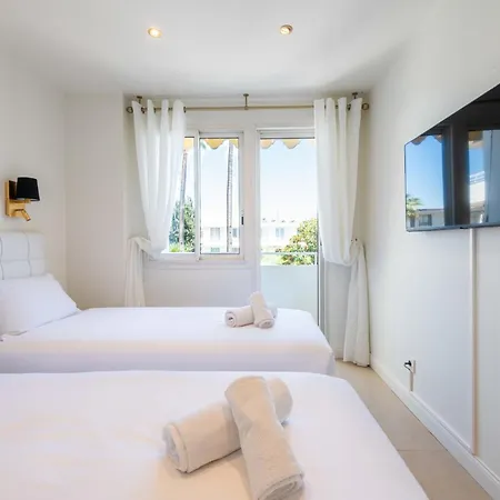3-br With Sea View & Terrace La Croisette Apartamento Cannes