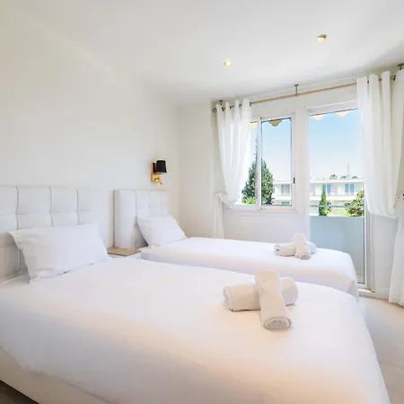3-br With Sea View & Terrace La Croisette Apartamento Cannes